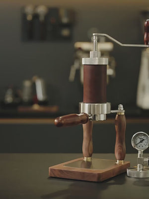 Aleman Nomad Hybrid Bärbar Espressomaskin | Handvev och pneumatisk 2-i-1