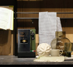 Aroma Plus+ – Kompakt italiensk espressomaskin för pods