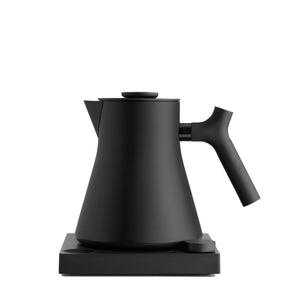 Mattsvart vattenkokare med balanserad form och precision för bryggning, del av Fellow, Brygg tillbehör, allt om kaffe