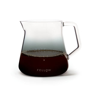 Glasserveringskanna med stilren design för exakt bryggning, barista tillbehör, Senaste nytt, allt om kaffe.