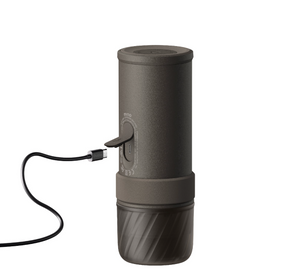 Portabel espressomaskin i mörkgrå med USB-laddning, del i portabla kaffebryggare och utrustning från Senaste nytt