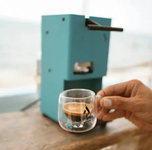 Aroma E.GO – Portabel italiensk espressomaskin för pods - Barista och Espresso